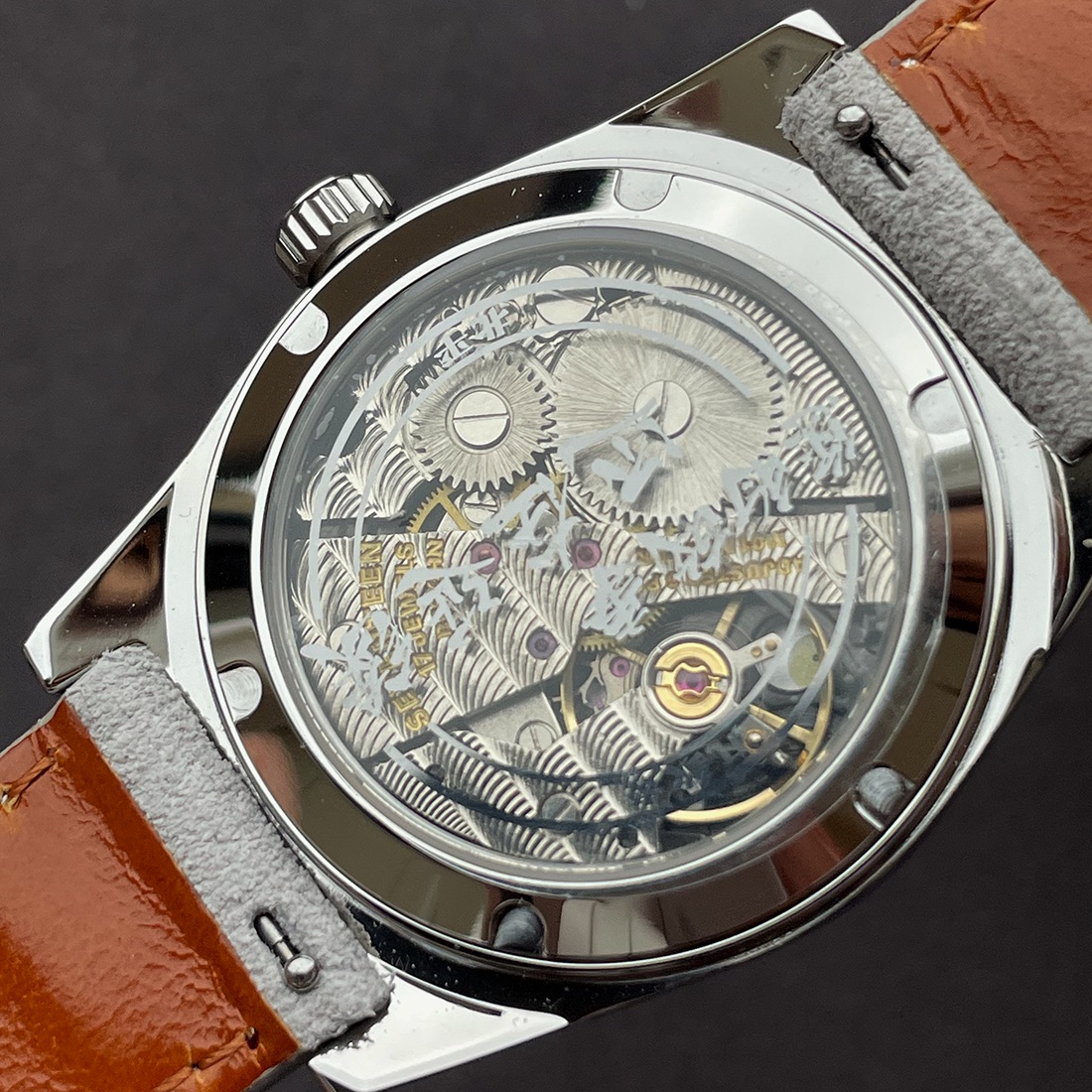 Merkur Watch Salmon Dial Watch - Omega Watch Constellation recension och pris