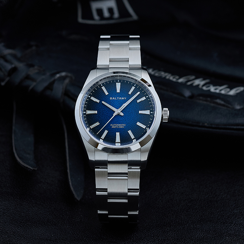Baltany Men's 39MM Smoked Dial - Omega Watch Constellation recension och pris